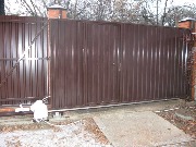 otkatnye-s-vstroennoi-kalitkoi-scaled.jpg